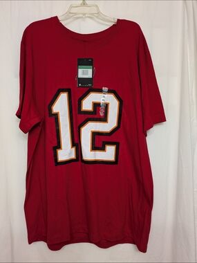 Nike Buccaneers Tom Brady #12 Shirt NWT XL NFL Red Tee